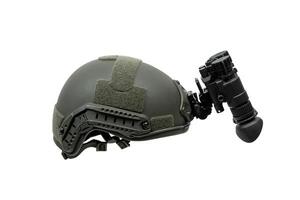 noite visão dispositivo em anexo para a capacete. uma especial dispositivo para observando dentro a escuro. equipamento para a militares, polícia e especial forças. isolar em uma branco fundo. foto