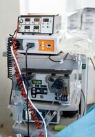 moderno hospital cuidados de saúde emergência computador. Novo médico tecnologia equipamento. foto