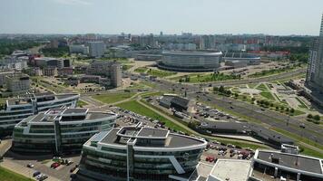 Visão a partir de a altura do pobediteley Avenida dentro minsk.novo residencial e o negócio distrito dentro minsk.belarus foto