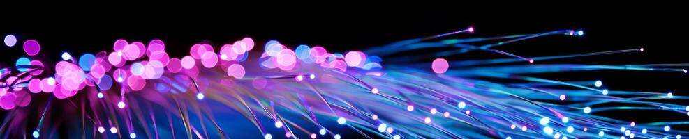 vibrante fibra ótico rede com ondas do azul e roxa luz foto