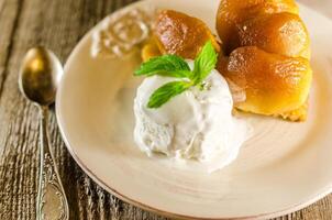 tarte tatin francês sobremesa foto