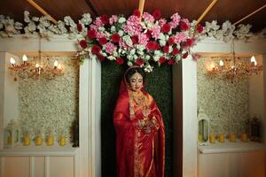 menina dentro dela Casamento cerimônia foto