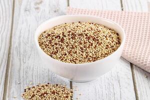 cru seco Quinoa cereal grão foto