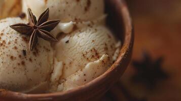 Castanho Estrela anis no topo gelo creme uma único torção em uma clássico sobremesa receita foto