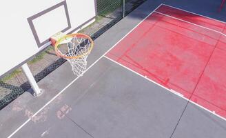 basquetebol cesta visto a partir de acima a partir de zangão foto