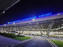 Bangkok, Tailândia pode 04, 2024 Suvarnabhumi aeroporto placa. isto é uma é a Principal aeroporto do tailândia. Suvarnabhumi aeroporto estava aberto dentro 15 setembro 2006. foto