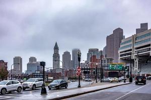 Boston, Massachusetts, 2021 - cenas de rua em dia chuvoso foto