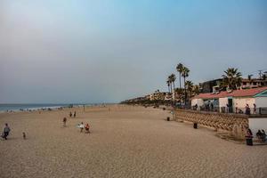 Huntington Beach, CA, 2021 - pessoas na praia foto