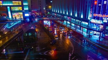 uma espaço de tempo do a rua às a centro da cidade dentro Osaka às noite Alto ângulo foto