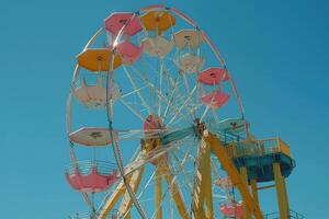 ferris roda Alto dentro a céu profissional fotografia foto