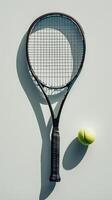 tênis raquete com tênis bola foto