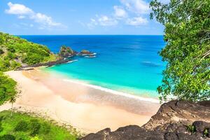 Fernando de noronha, brasil. de praia do cachorro. foto