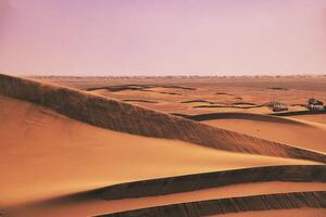 uma crepúsculo do areia duna às mhamid el Gizlane dentro Marrocos telefoto tiro foto
