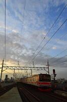 viajante linha ou elétrico trem dentro Jacarta, Indonésia. foto