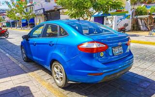 porto escondido Oaxaca México 2023 Sombrio Preto azul carro veículo transporte dentro cidade Cidade México. foto