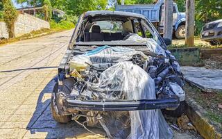 porto escondido Oaxaca México 2022 quebrado baixa carro veículo transporte dentro a oficina lado de fora México. foto