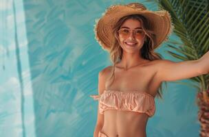 mulher dentro bikini topo e chapéu apontando foto