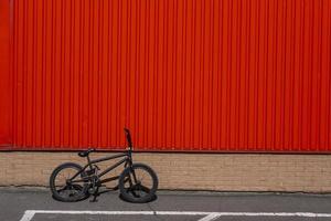 bicicleta bmx preta ao ar livre foto