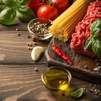 ingredientes para esparguete à bolonhesa foto