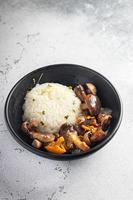 arroz cogumelos risoto refeição de segundo prato
