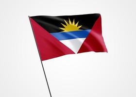 bandeira de Antígua e Barbuda voando alto no fundo isolado. 1 de novembro dia da independência de Antigua e Barbuda. coleção da bandeira nacional do mundo coleção da bandeira nacional do mundo foto