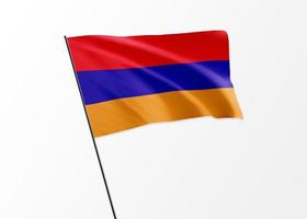 Bandeira da Armênia voando alto no dia da independência da Armênia de fundo isolado. coleção da bandeira nacional do mundo foto