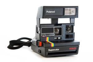 belgrado, sérvia, 2016 - câmera vintage instantânea polaroid 635cl. A Polaroid Company foi fundada em 1937 em Cambridge, Massachusetts. foto