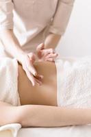 massagem abdominal relaxante