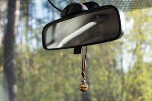 espelho do carro ao viajar foto