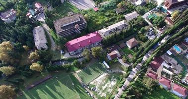 vista aérea da paisagem urbana de novos athos, abcásia foto