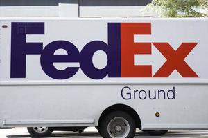 Nova York, EUA, 2017 - detalhe do caminhão Fedex em Nova York, EUA. A fedex corporation é uma empresa multinacional americana de serviços de entrega de correio de memphis, tennessee, fundada em 1971. foto