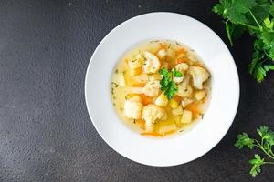 sopa de couve-flor legumes primeiro prato comida vegetariana foto
