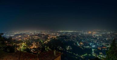 a antiga cidade de Bergamo foto