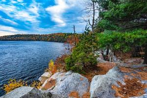 outono no lago Minnewaska foto