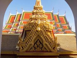 templo loha prasat wat ratchanatda em bangkok, tailândia. foto