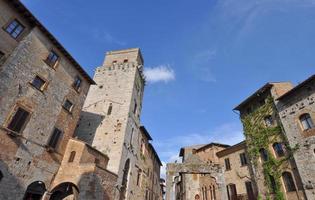 vista da cidade de san gimignano foto