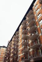 novos prédios de apartamentos com varandas na área de Saburtalo. tbilisi.georgia foto