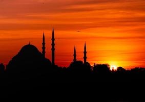 mesquita de silhueta de istambul foto