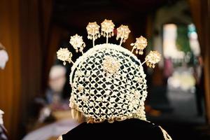 vestido de noiva javanês, cerimônia de casamento foto