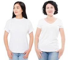 t-shirt de adolescente mulher asiática simulado tshirt de mulher de meia-idade, menina coreana em t-shirt vazio em branco isolado no espaço de cópia de fundo branco. vista frontal menina tshirt cópia espaço foto