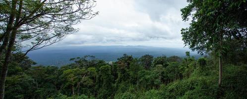 miradouro em khao kheow, parque nacional khao yai, tailândia foto