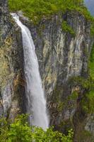 incrível cachoeira mais alta vettisfossen utladalen noruega mais belas paisagens norueguesas. foto