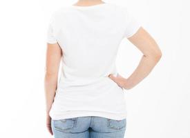 vista traseira - mulher em t-shirt branca isolada mock up, espaço de cópia, camiseta vazia. garota em camiseta. foto