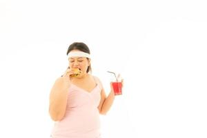mulheres obesas asiáticas estão acima do peso. com várias emoções para si mesma, comendo e se exercitando foto