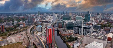 vista aérea da cidade de manchester no reino unido foto
