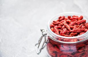 bagas de goji vermelhas secas foto