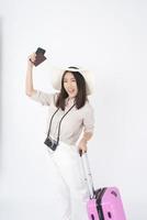 turista linda mulher asiática em fundo branco foto