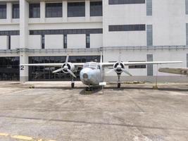 museu da força aérea tailandesa real bangkokthailand18 de agosto de 2018 dentro do museu que constrói as exposições de helicóptero. em 18 de agosto de 2018 na Tailândia. foto