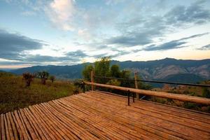 viewpoint homestay, ban piang so, distrito de bo kluea, província de nan, tailândia foto