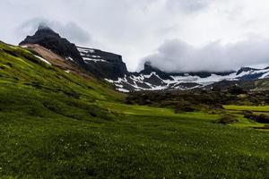 2021 08 16 borgarfiordur eystri montanhas e nuvens 4 foto